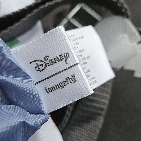 Disney Loungefly Mickey & Friends 4Holiday White Crossbody Bag Passport Purse - Picture 12 of 14